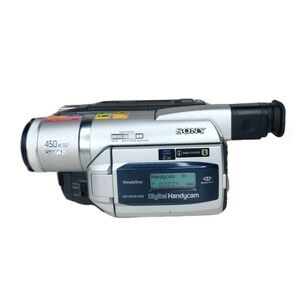 Sony‎ DCR-TRV520 HandyCam Digital 8 NTSC 450x Digital Zoom SteadyShot NightShot